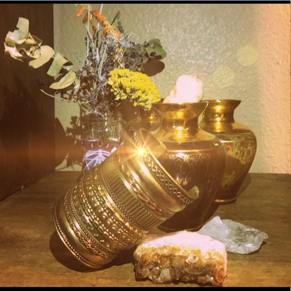~•~ Golden Bãngle ~•~